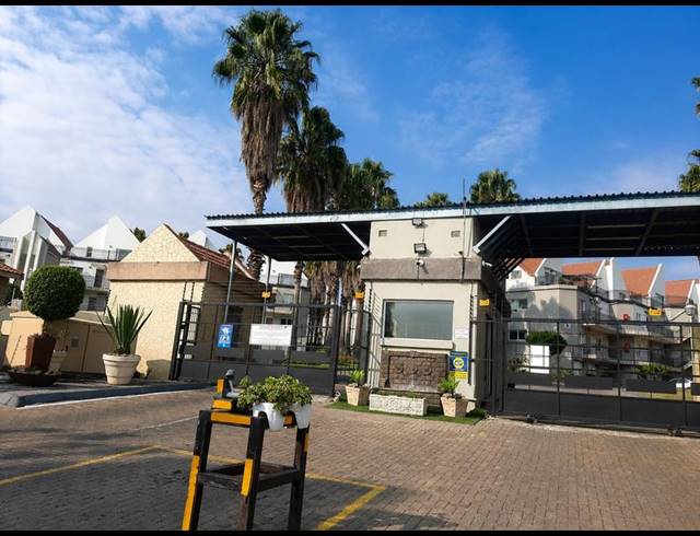 4 BEDROOM APARTMENT FOR SALE IN HALFWAY GARDENS
